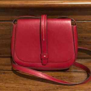 Women’s Crossbody Saddle Bag (PERFECT CONDITION)!!